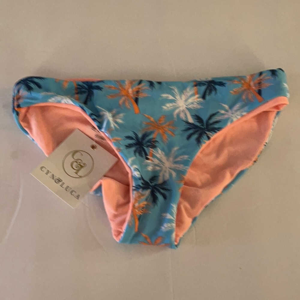 Cheeky bikini bottoms